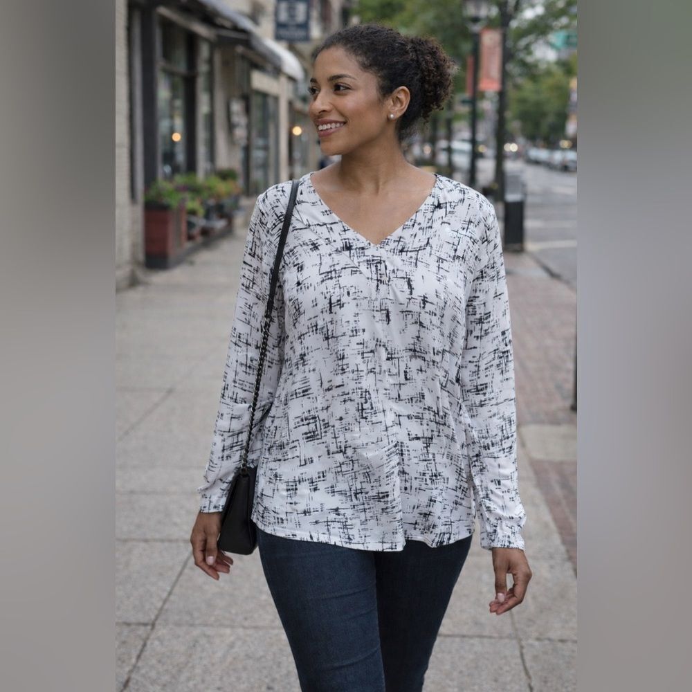 mercer & madison Black + White Blouse Medium